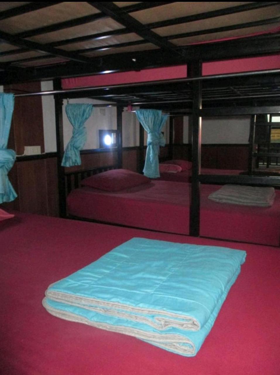 Neverland Dorm Kepulauan Phi Phi Bagian luar foto